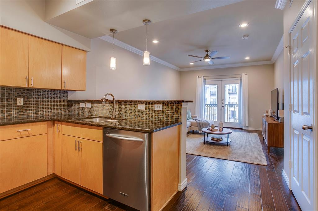 3102 Kings Road 2208