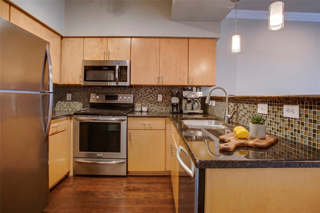 3102 Kings Road 2208