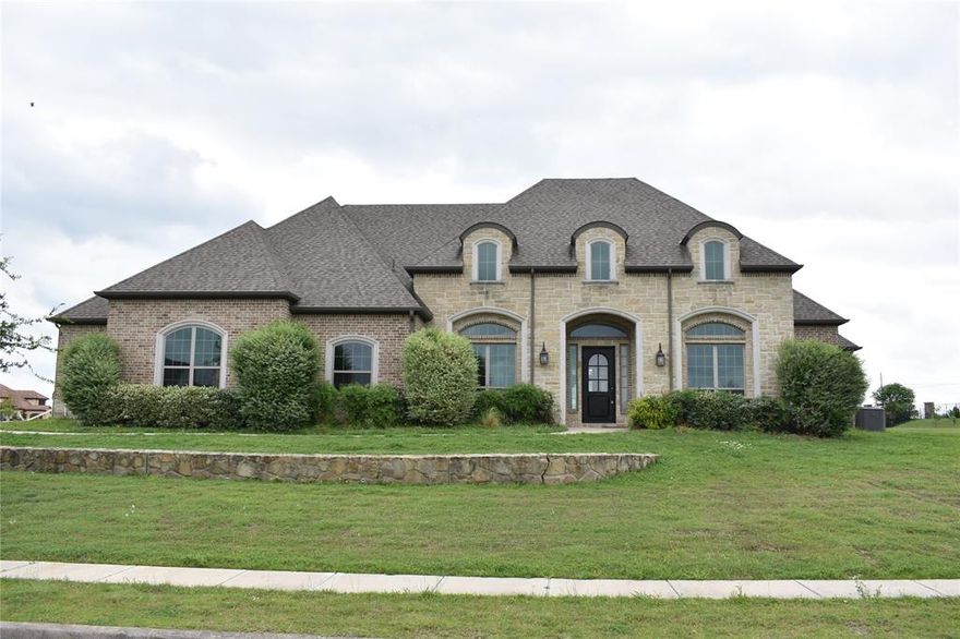 Rare opportunity to own a custom-style home on a full one-acre tract in a desirable gated community. This property offers tremendous potential with great bones and an excellent floor plan—just needs new flooring, interior paint, minor sheetrock repairs, and fresh landscaping to truly shine.
Inside, you’ll find split bedrooms, a spacious open kitchen overlooking the family room with a fireplace, and a super-sized utility room with space for an extra refrigerator plus full-size washer and dryer. The 3-car garage and sprinkler system add convenience and functionality. Step outside to a covered patio with an outdoor fireplace, perfect for relaxing or entertaining year-round. With its layout, location, and lot size, this home is a fantastic chance to customize and create something special.