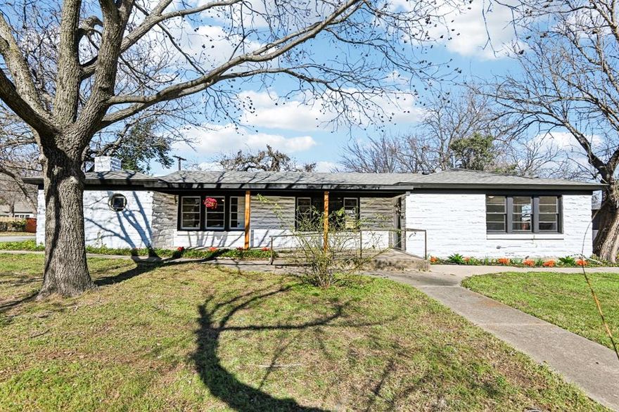 Charming Corner Lot Home in Established Fort Worth Neighborhood – A Perfect Haven Awaits! Welcome to your dream home! Nestled in a beautifully established neighborhood, this stunning corner lot home is ready to embrace its new owners. With an expansive layout that far exceeds the dimensions listed in tax rolls, this property offers a wealth of space and opportunity for you and your loved ones to create lasting memories. Key Features: Spacious Living: Step inside to discover a sprawling floor plan designed for both intimate gatherings and entertaining guests. The inviting living room features large windows that fill the space with natural light, creating a warm and welcoming atmosphere. Modern Updates: This home has been tastefully updated to blend contemporary comforts with classic charm. The kitchen boasts stainless steel appliances, granite countertops, and ample cabinetry, making it a chef's delight. Imagine whipping up gourmet meals while staying connected with family and friends in the adjacent dining area.  Prime Location: Located in one of Fort Worth’s most sought-after neighborhoods, you’ll enjoy a strong sense of community coupled with convenience. Fantastic schools, parks, shopping, and dining options are just a stone's throw away, making it easy to enjoy all the city has to offer.
Investment Potential: With its generous size and modern updates, this home is not only a wonderful place to live but also an excellent investment opportunity. Whether you choose to make it your forever home or leverage its value in the rental market, this property is ready to provide.  Easy Access: Enjoy quick commutes with easy access to major highways, allowing you to explore nearby attractions, downtown Fort Worth, and beyond with ease.