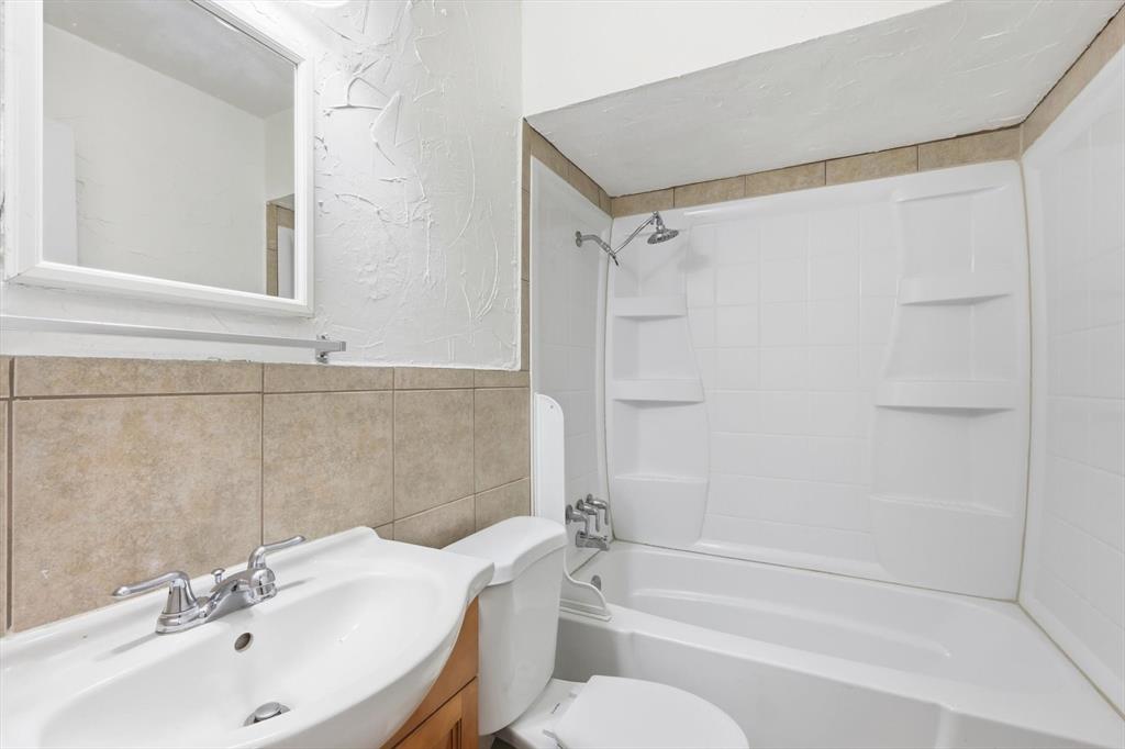 Cloverdale 06 - Residential