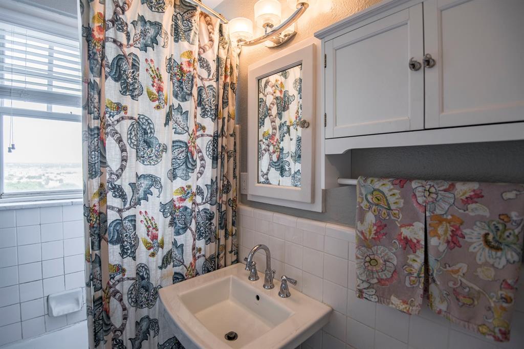 Forest Park Tower Condo - Residential Lease