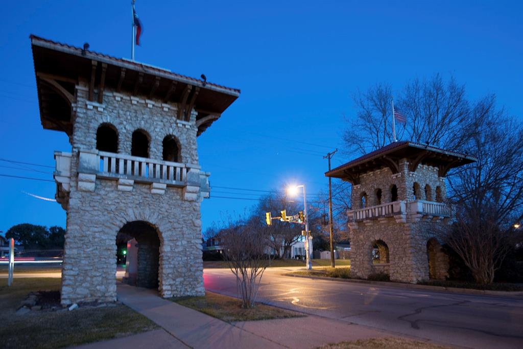 Forest Park Tower Condo - Residential Lease