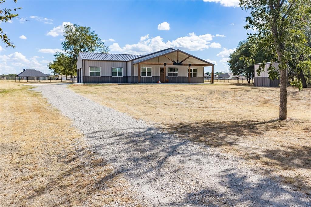 1123 Paradise Parkway