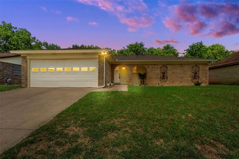 6916 Bennington Drive Watauga TX 76148