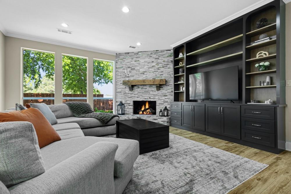 Courts of Canterbury Forest - Residential