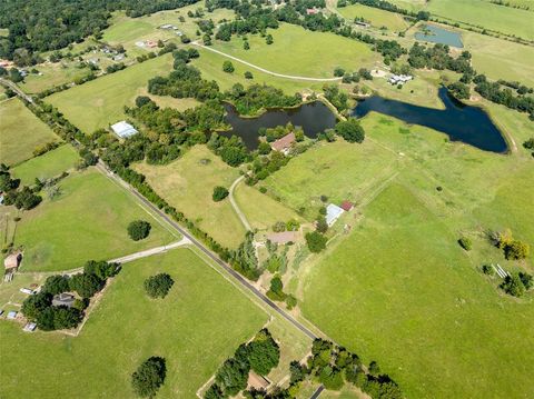Photo of 1895 County Road 3601, Edgewood, TX 75117 (MLS # 21252321)