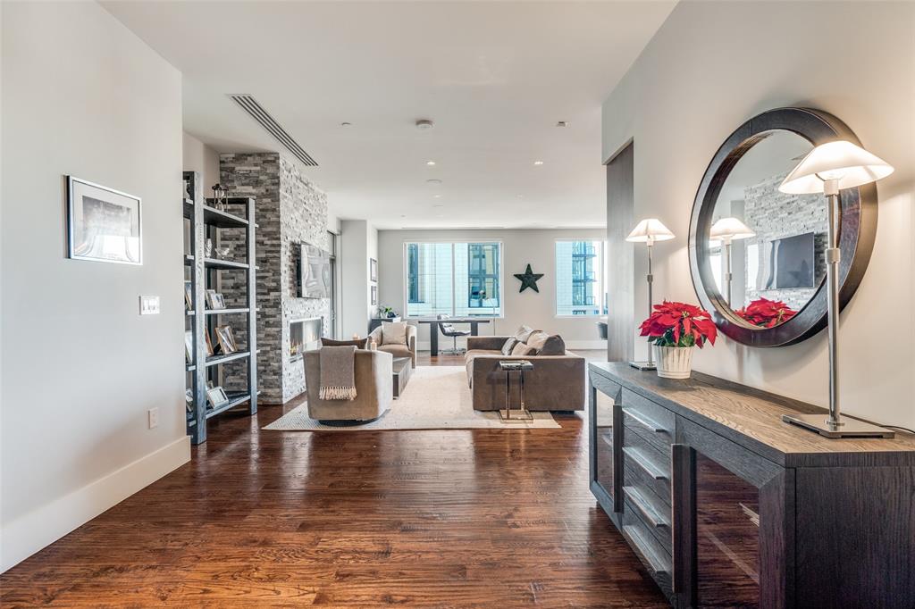 Residences at Stoneleigh - Residential