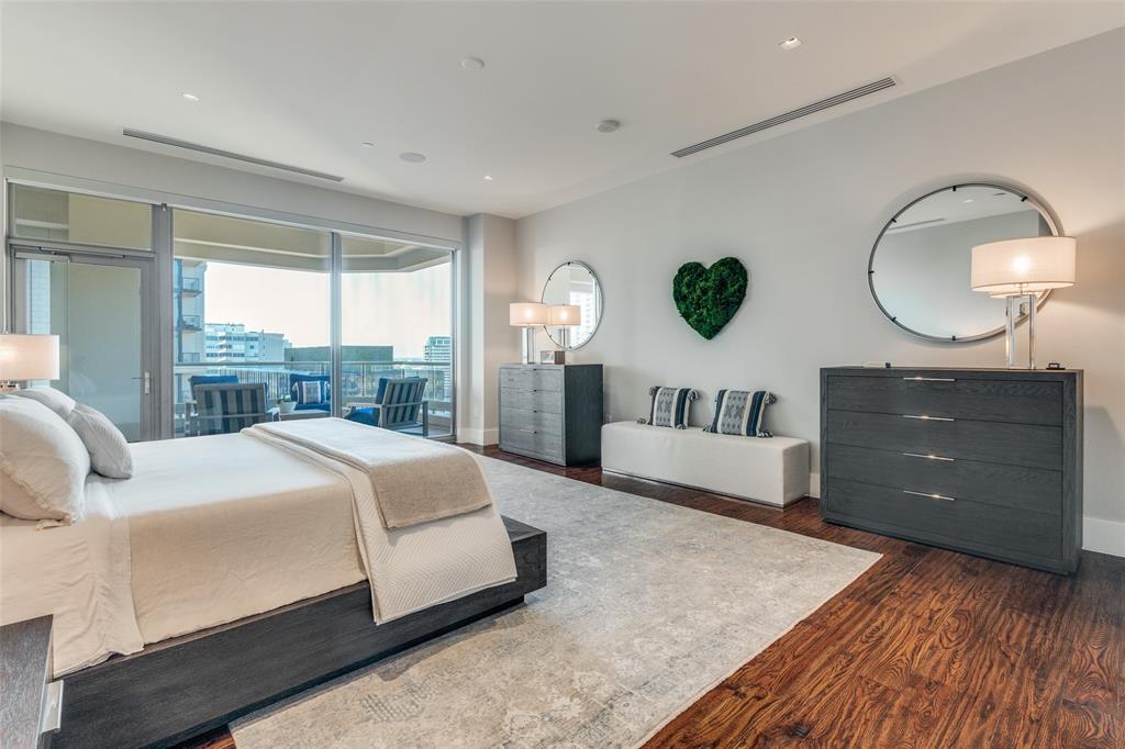 Residences at Stoneleigh - Residential