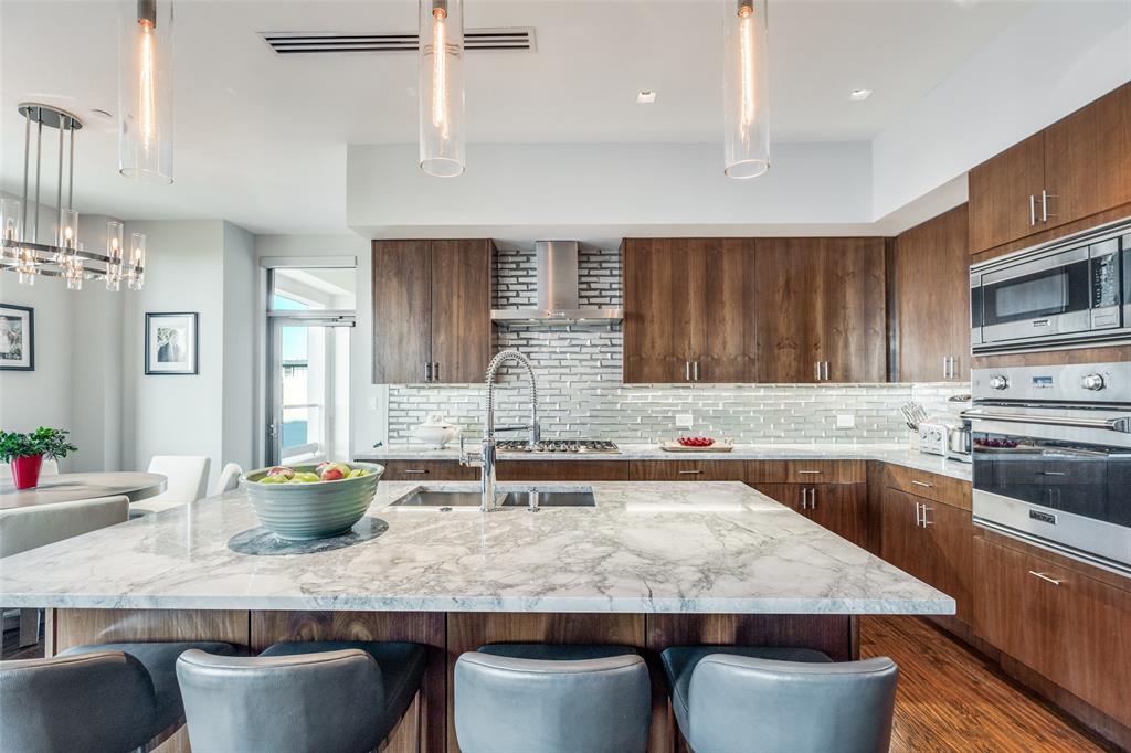 Residences at Stoneleigh - Residential