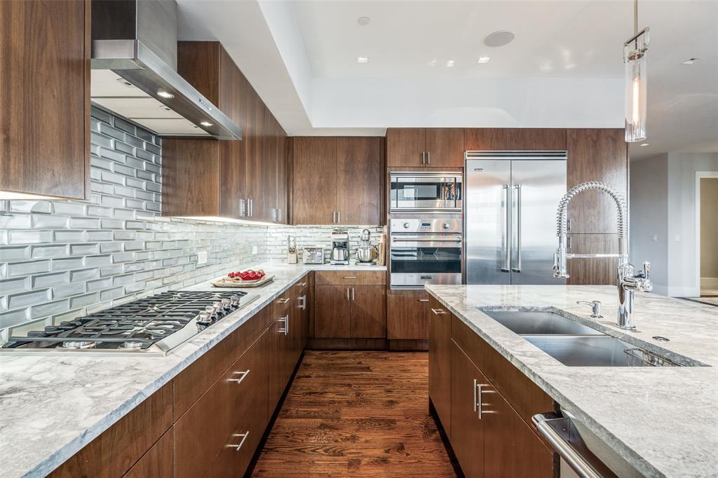 Residences at Stoneleigh - Residential