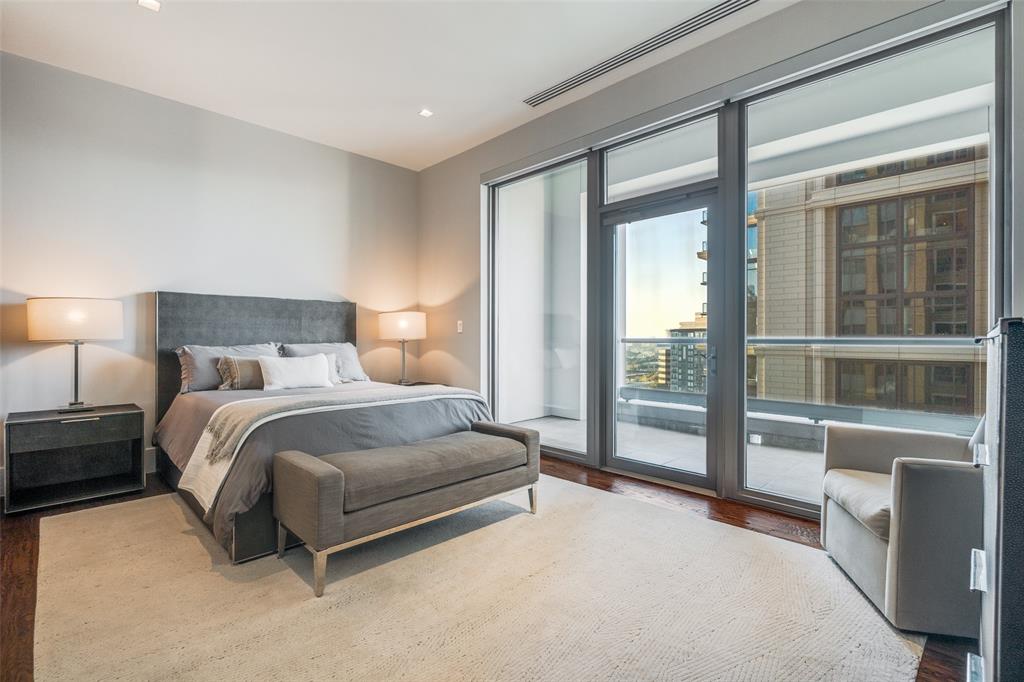 Residences at Stoneleigh - Residential