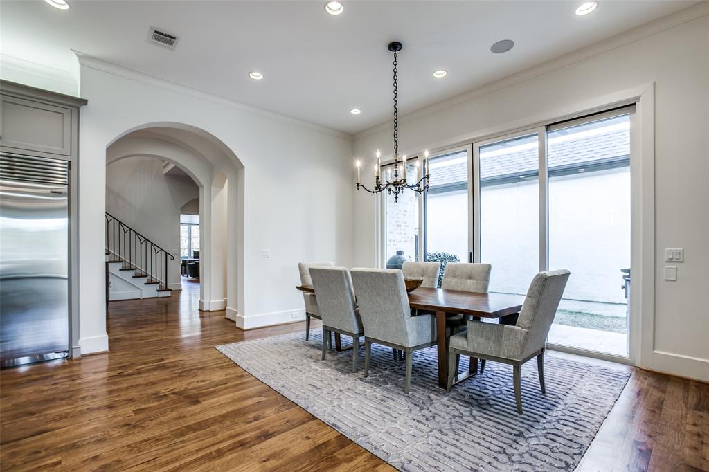 Lawn at Glen Abbey - Residential