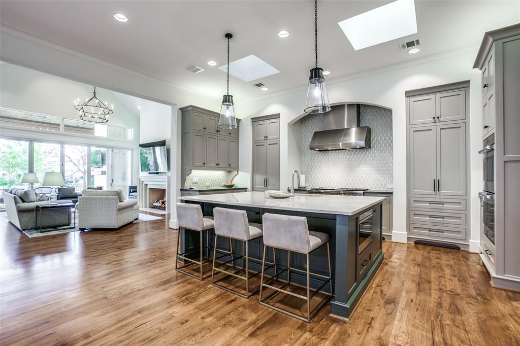 Lawn at Glen Abbey - Residential