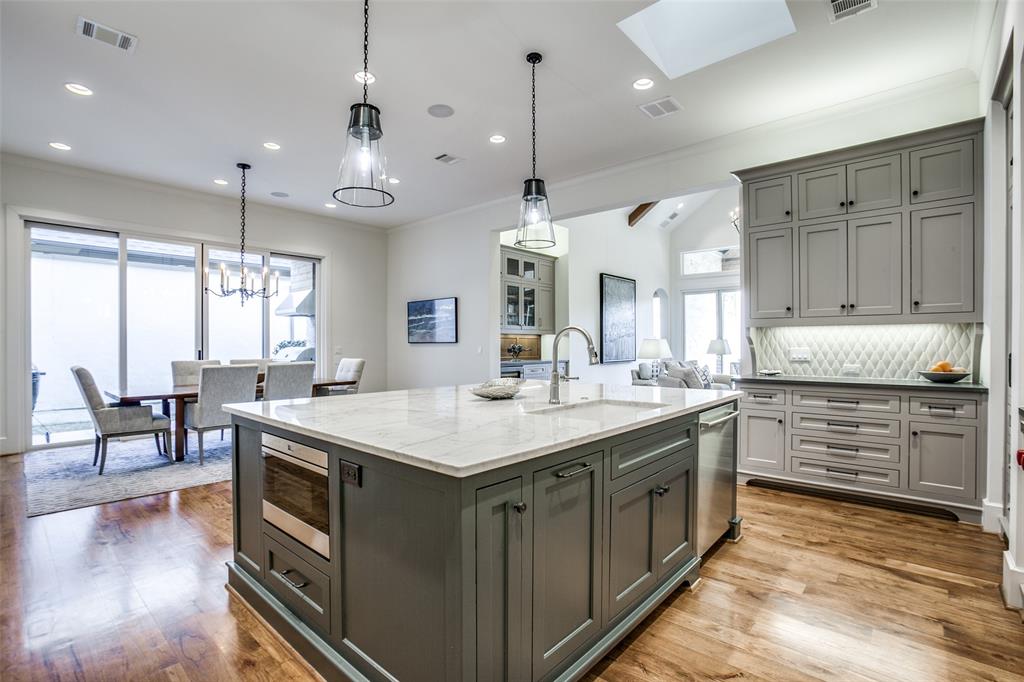 Lawn at Glen Abbey - Residential