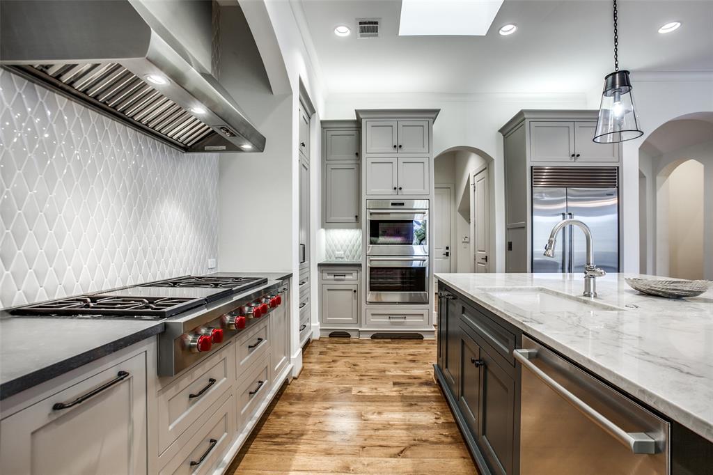 Lawn at Glen Abbey - Residential