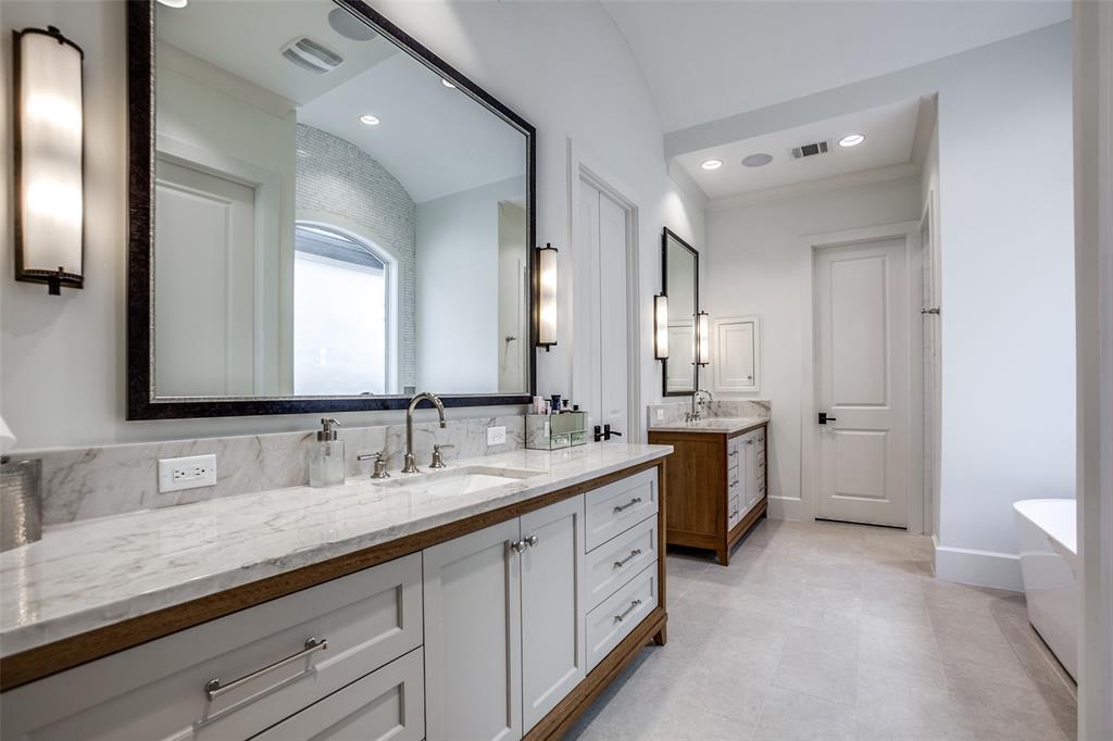 Lawn at Glen Abbey - Residential