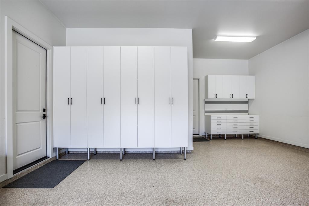 Lawn at Glen Abbey - Residential