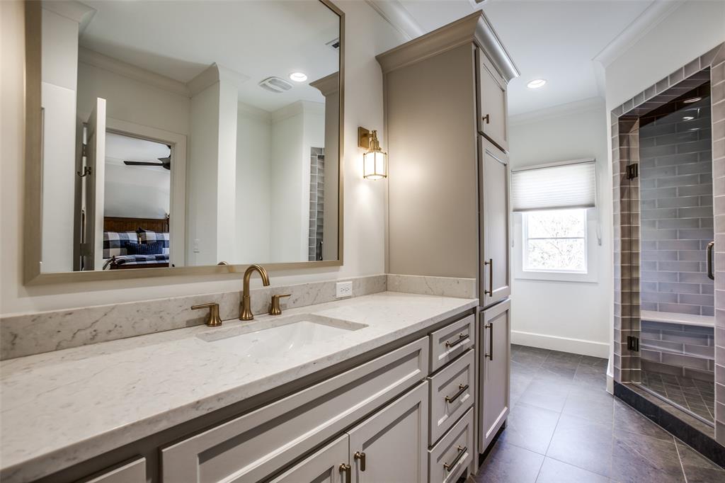 Lawn at Glen Abbey - Residential