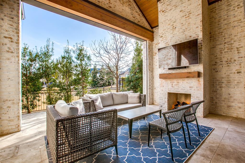 Lawn at Glen Abbey - Residential