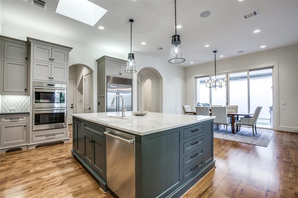 Lawn at Glen Abbey - Residential