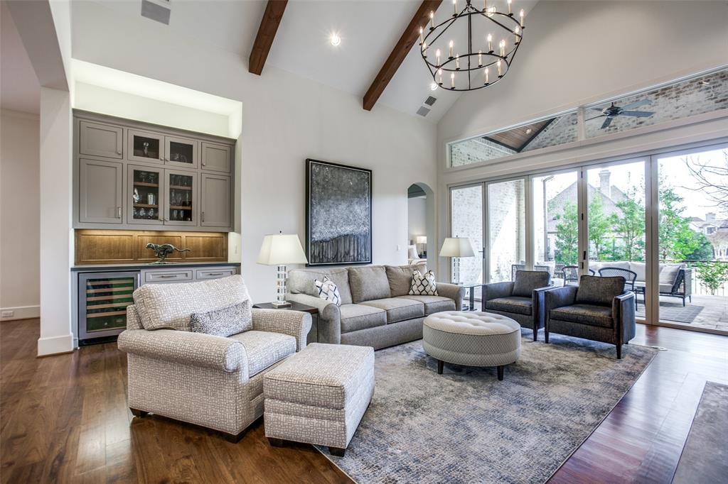 Lawn at Glen Abbey - Residential