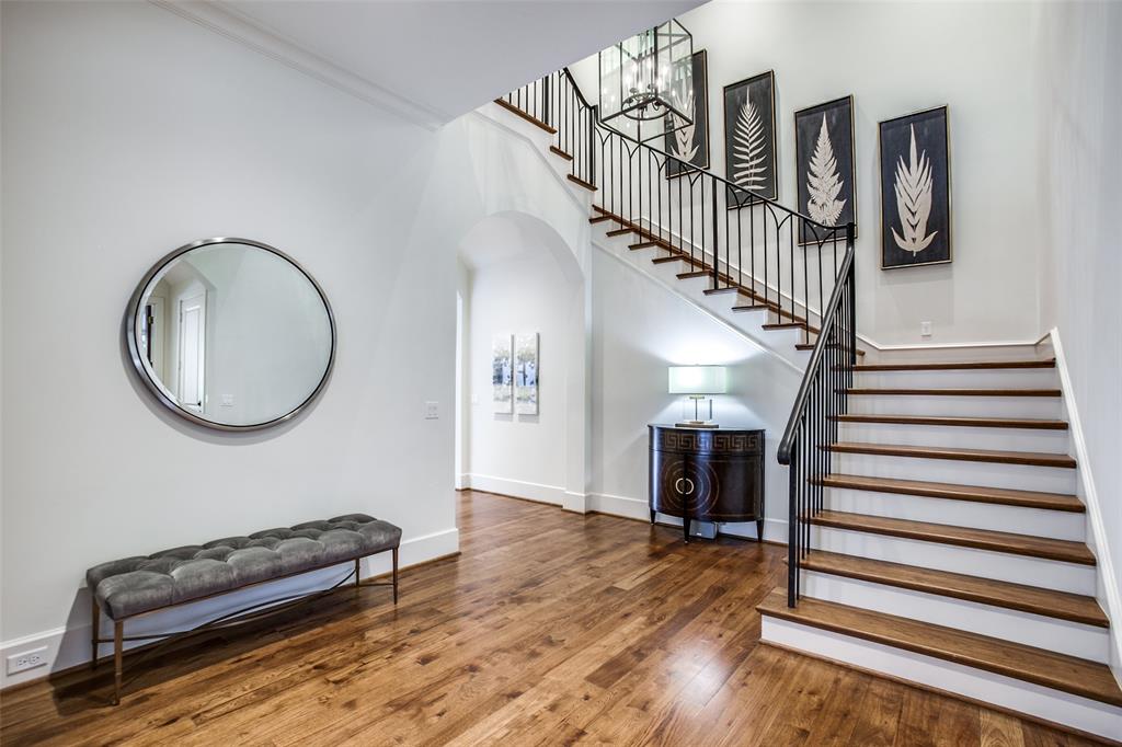 Lawn at Glen Abbey - Residential