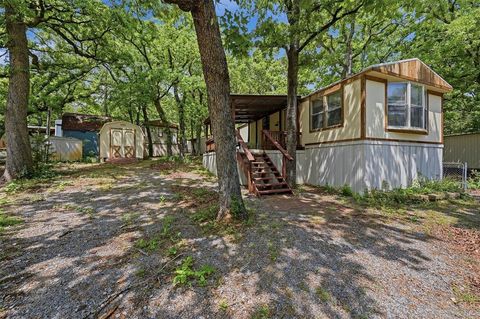 Photo of 512 Mill Creek Resort Rd Lot #31 Rd, Pottsboro, TX 75076 (MLS # 21241750)