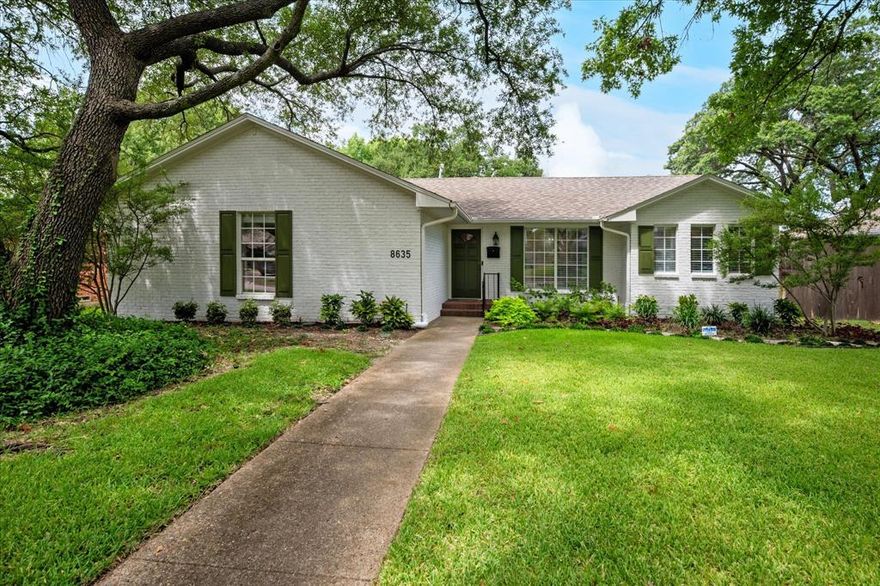 Adorably updated, move-in ready, over 2000 sf, pier & beam home in Lake Highlands at a fabulous price point! The moment you walk in you will notice and love the hardwood floors, double pane windows and the immense amount of natural light pouring into this home. It has two spacious and thoughtfully laid out living areas. The family room is located in the back of the house overlooking the gorgeous backyard featuring a 23x15 deck, luscious Zoysia grass lawn and two awesome oak trees! The kitchen is light and bright with double ovens, stainless steel appliances and quartz counter-tops. The primary bath was very recently gutted and completely updated featuring a huge shower with frameless glass, his and hers sinks and a large walk-in closet. The primary bedroom and other two bedrooms are all generous in size as well. Don’t miss this Lake Highlands gem!