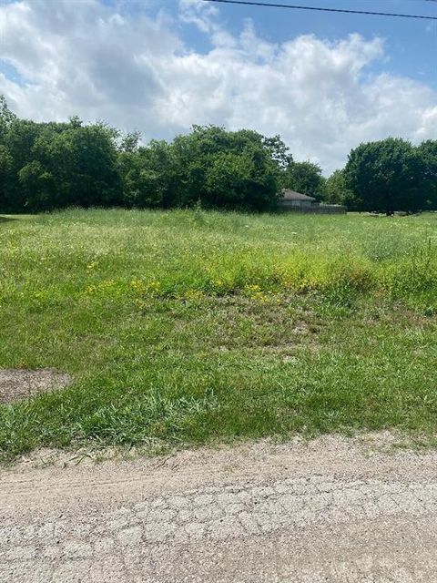 2734 Pike Drive Lancaster TX 75134