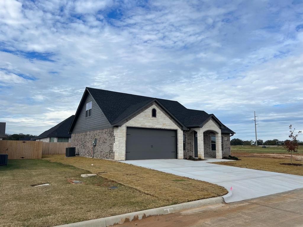 Tolar, Texas 76476, United States, 3 Bedrooms Bedrooms, ,3 BathroomsBathrooms,Residential,Active,8841