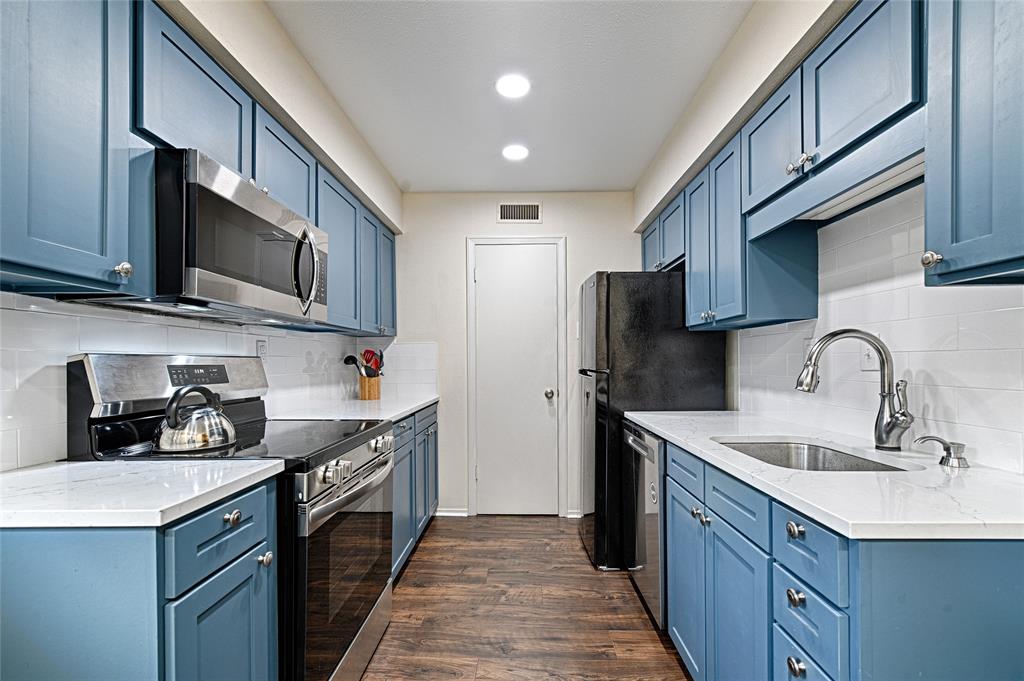 Royal Lane Condos 5800 - Residential