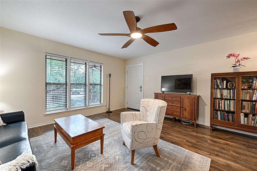 Royal Lane Condos 5800 - Residential