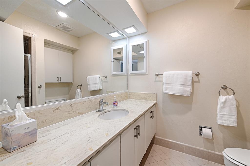 Royal Lane Condos 5800 - Residential