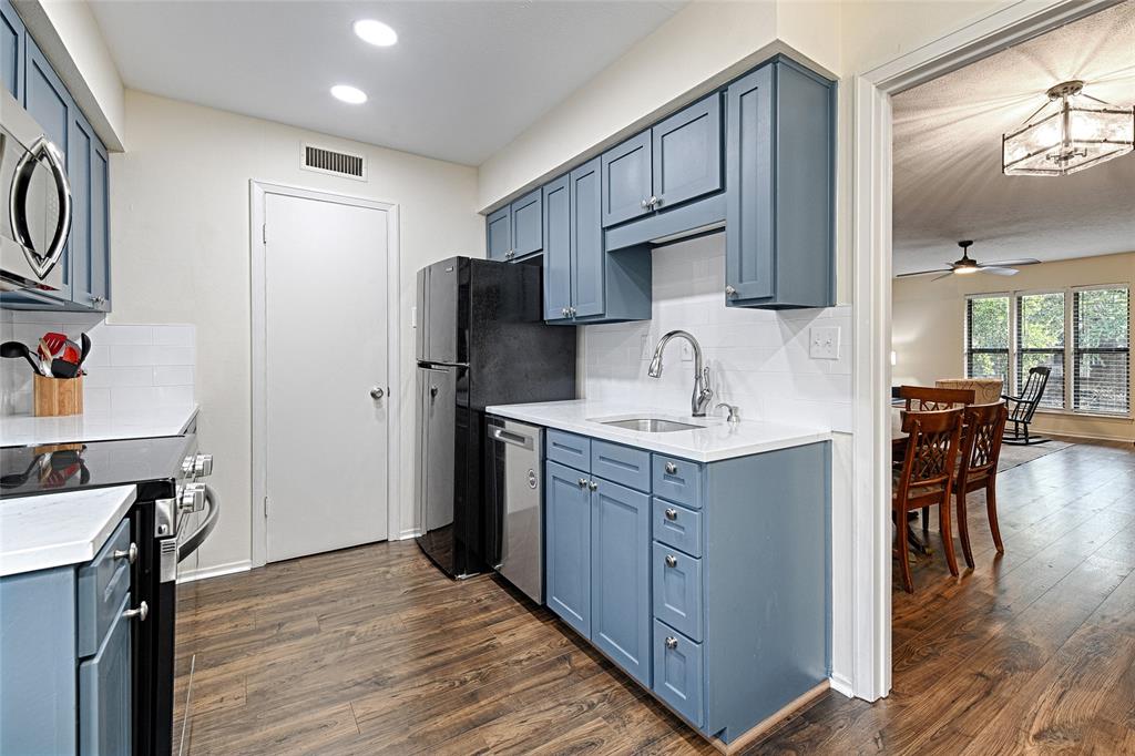 Royal Lane Condos 5800 - Residential