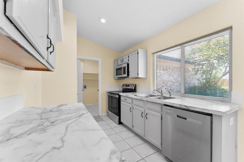 1404 Sheppard Lane