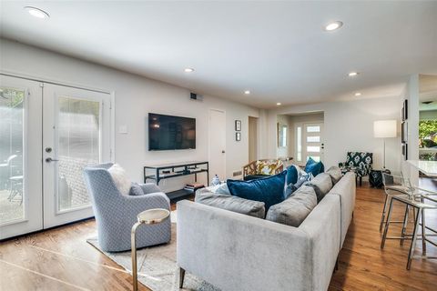 Tiny photo for 2352 Fenestra Drive, Dallas, TX 75228 (MLS # 21099747)