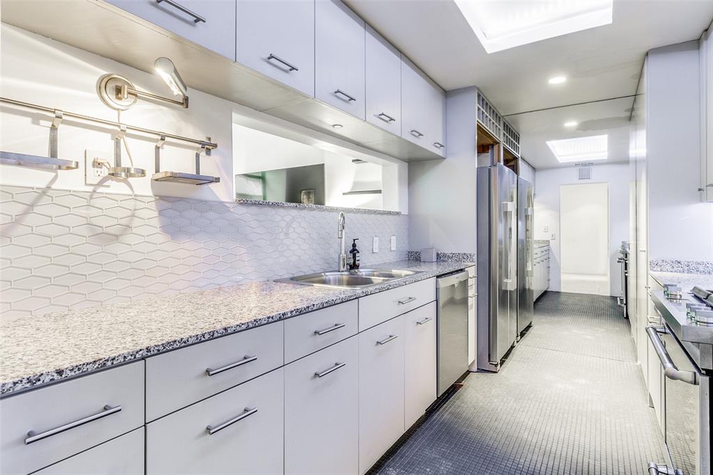 Armstrong Ave Condo - Residential Lease