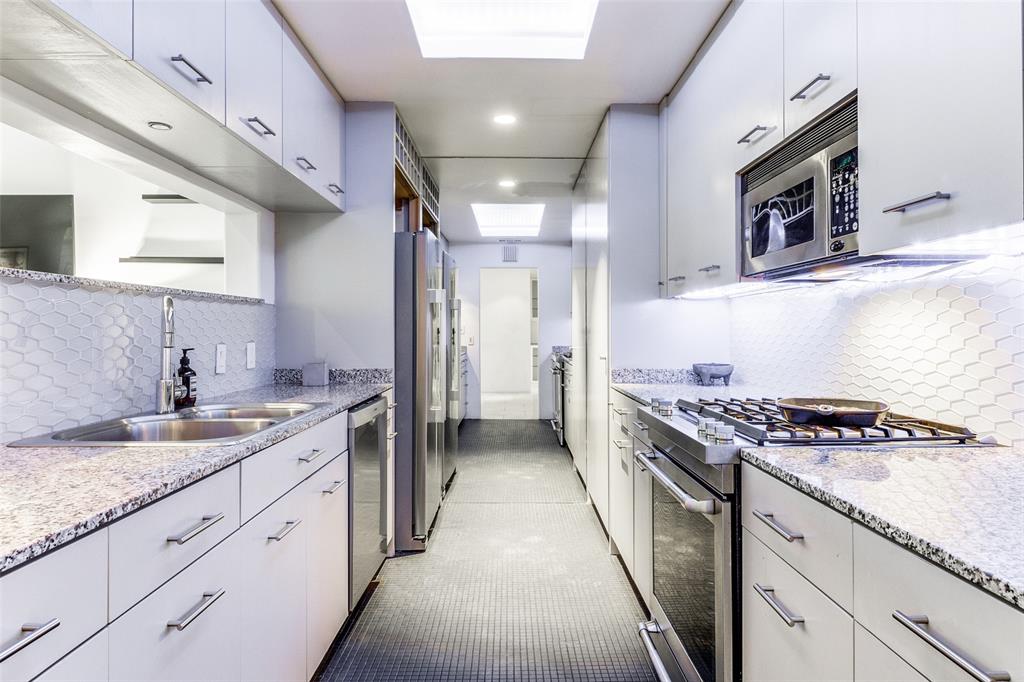 Armstrong Ave Condo - Residential Lease