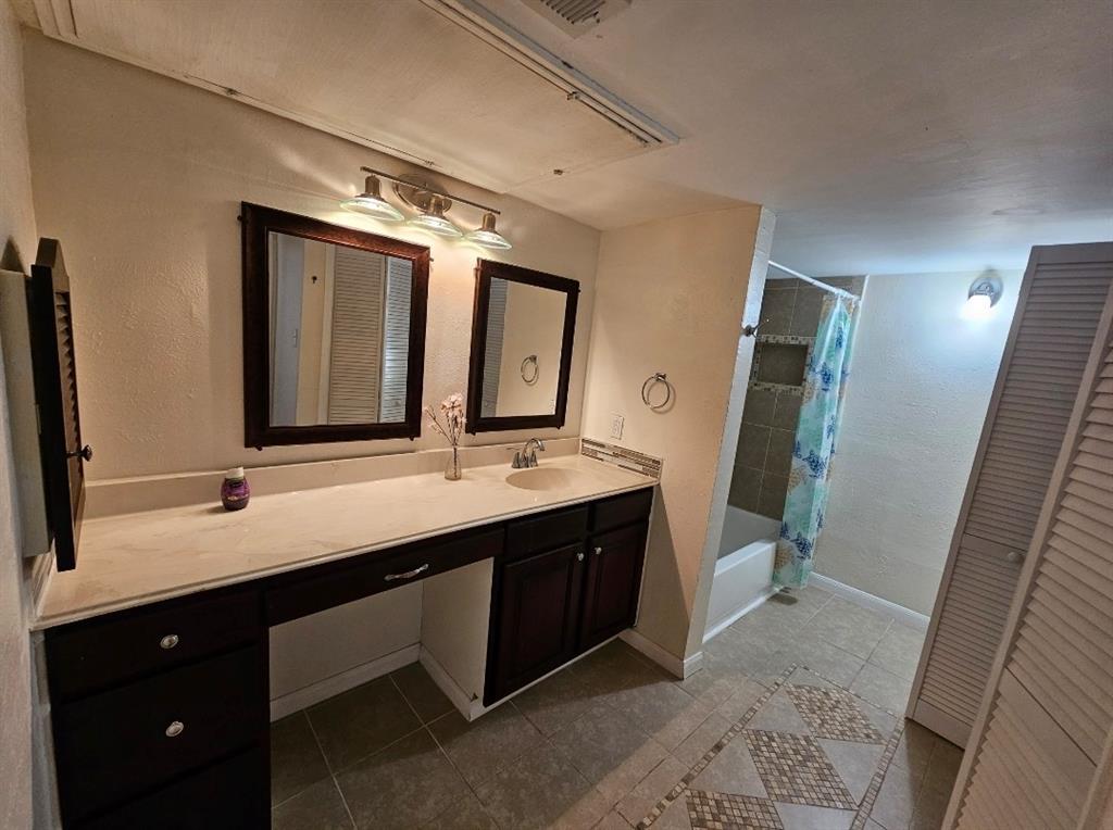 Cambridge Condos Ph 01 03 - Residential Lease