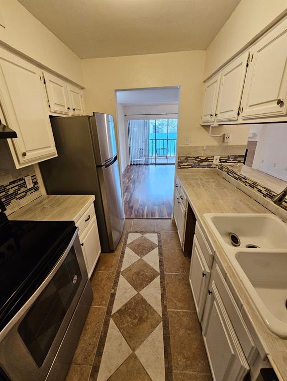 Cambridge Condos Ph 01 03 - Residential Lease