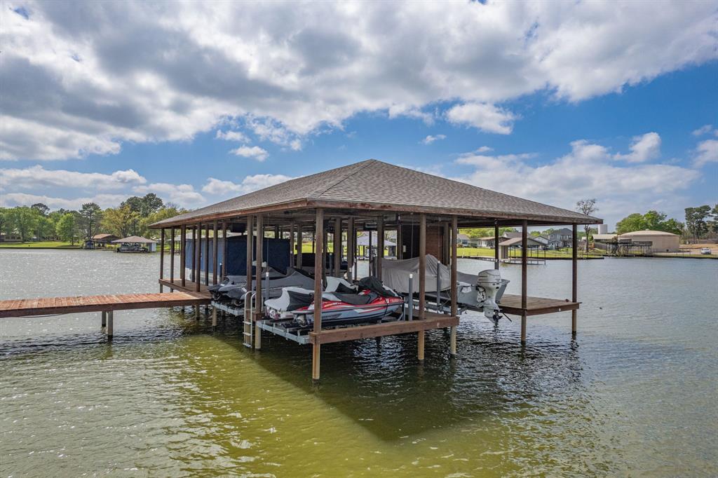 2512 Oak Drive