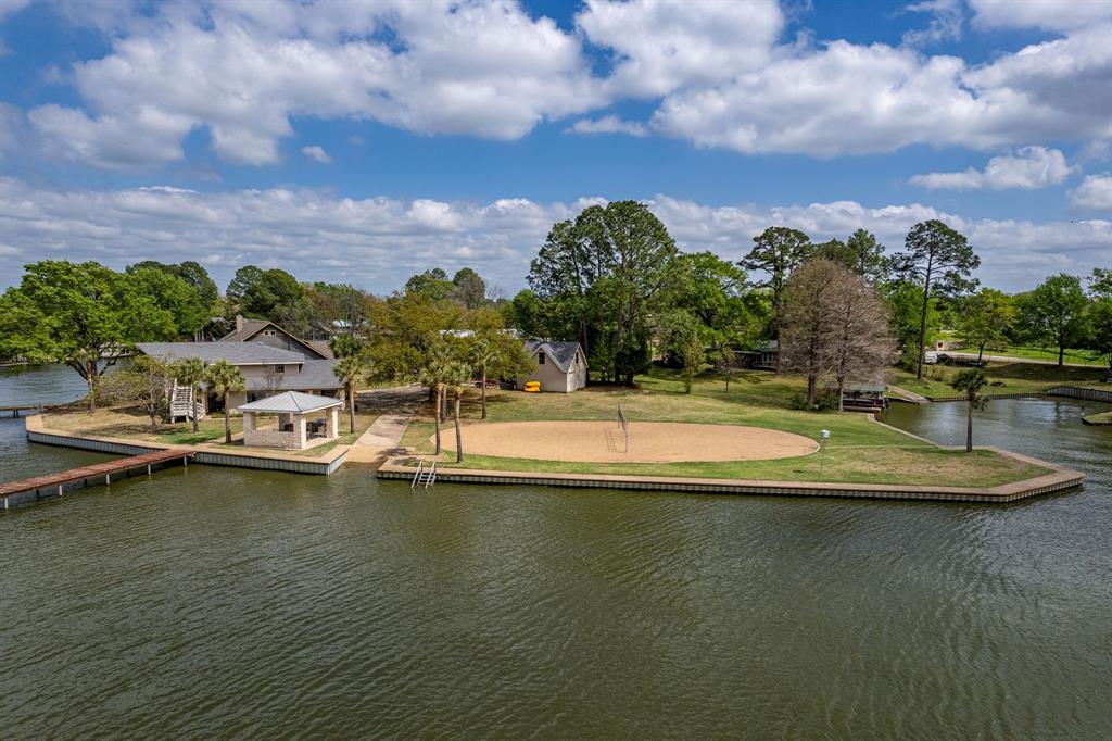 2512 Oak Drive