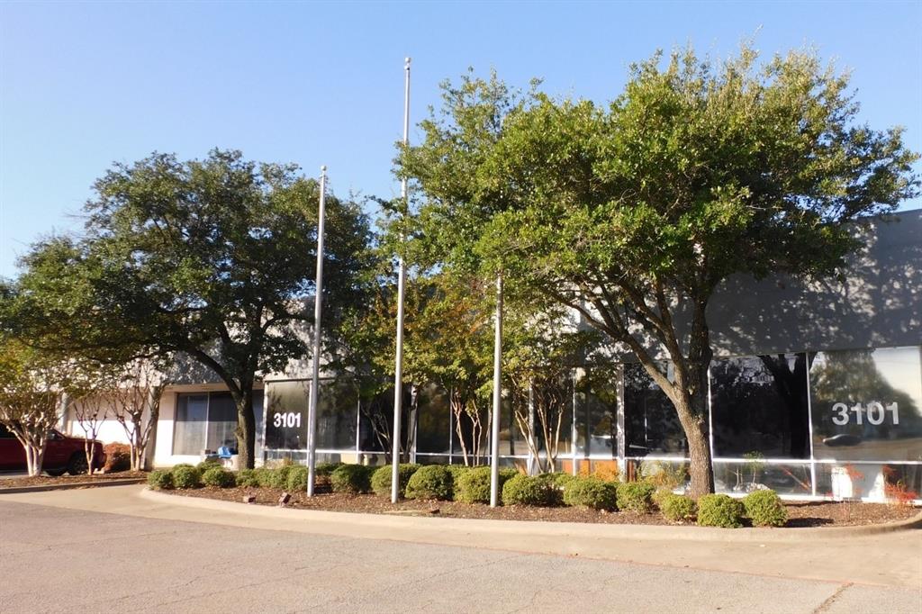 3101 Woodlawn Boulevard