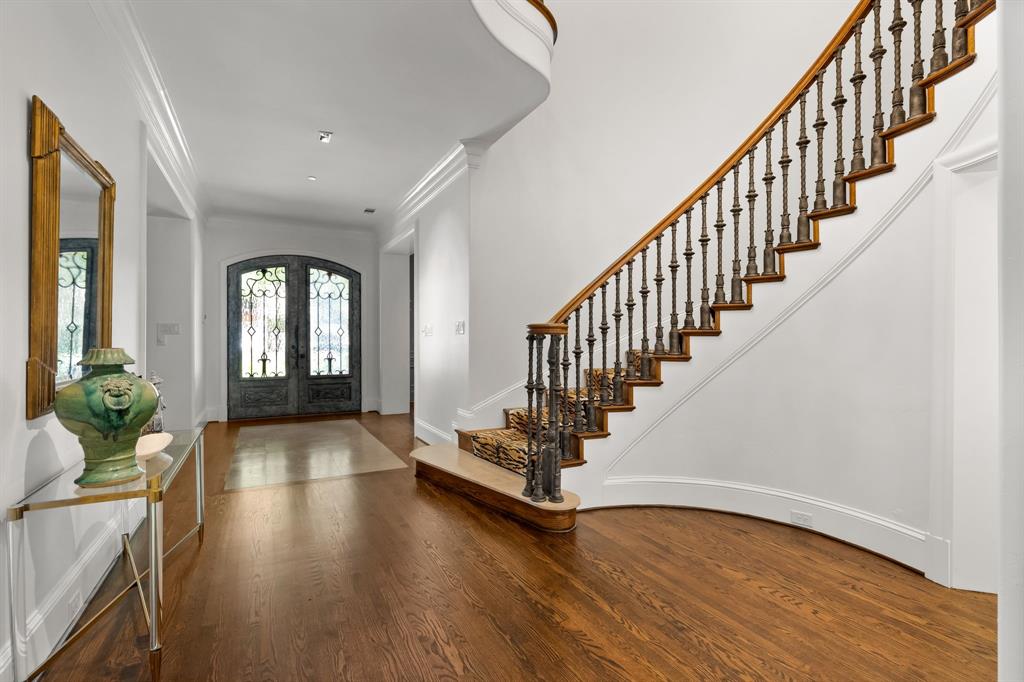 7044 Hill Forest Drive
