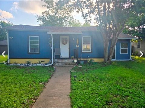 Photo of 203 Stroud Street, Cleburne, TX 76033 (MLS # 21248094)