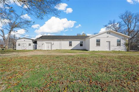 401 E Buffalo Street Forney TX 75126