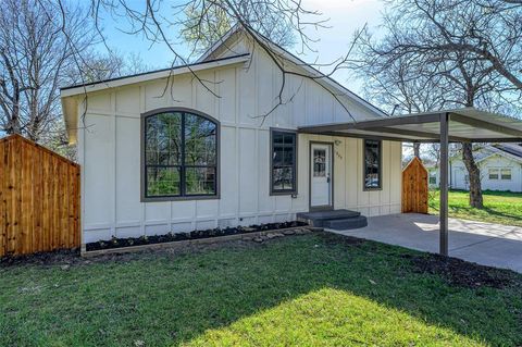 Photo of 1905 S Walnut Street, Sherman, TX 75090 (MLS # 21324773)