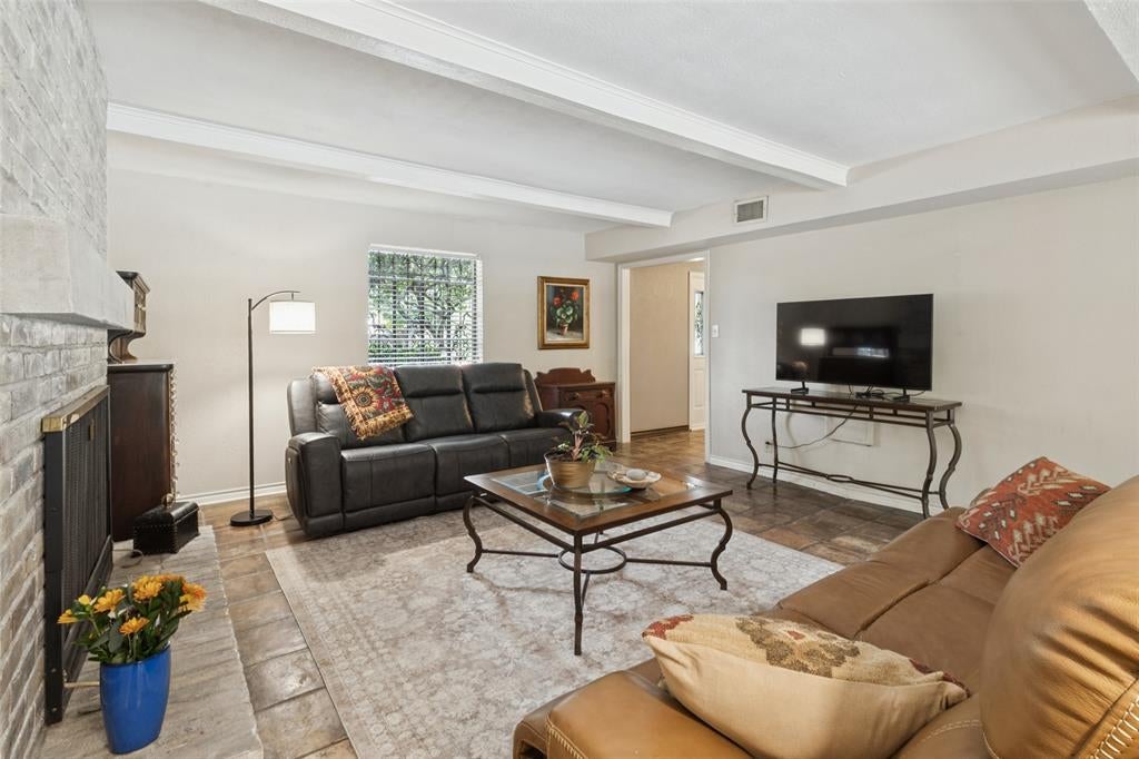 3003 Creekbend Drive