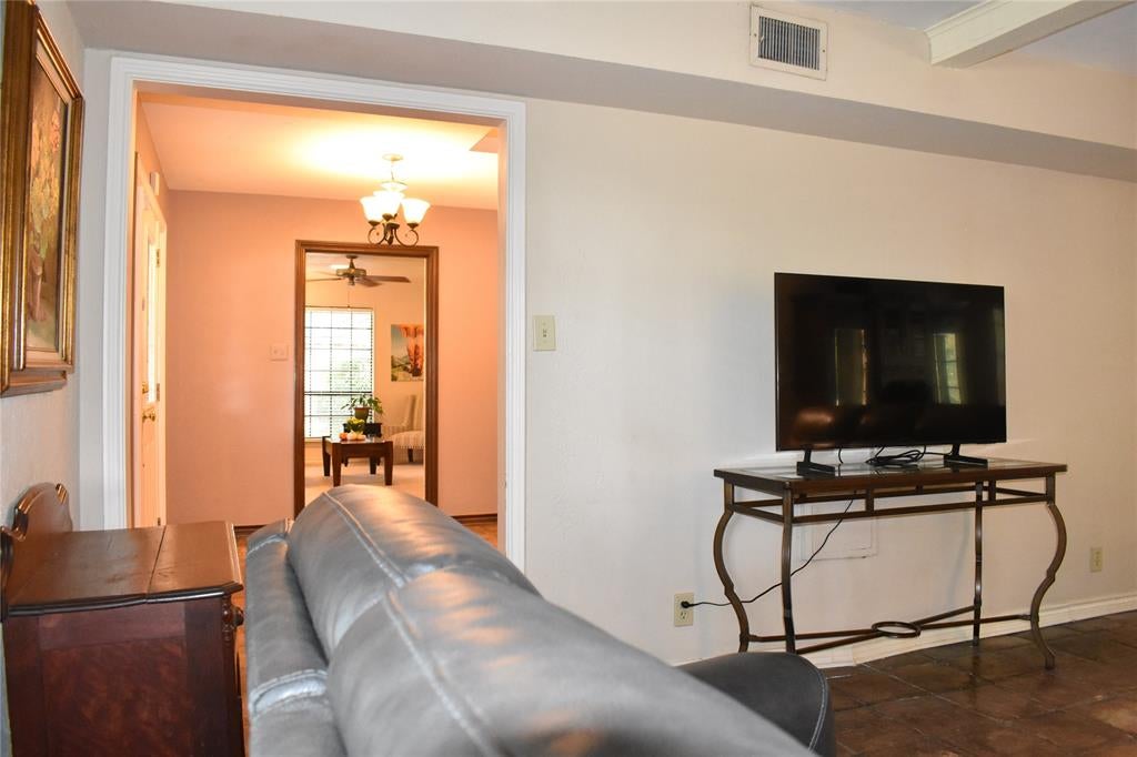 3003 Creekbend Drive